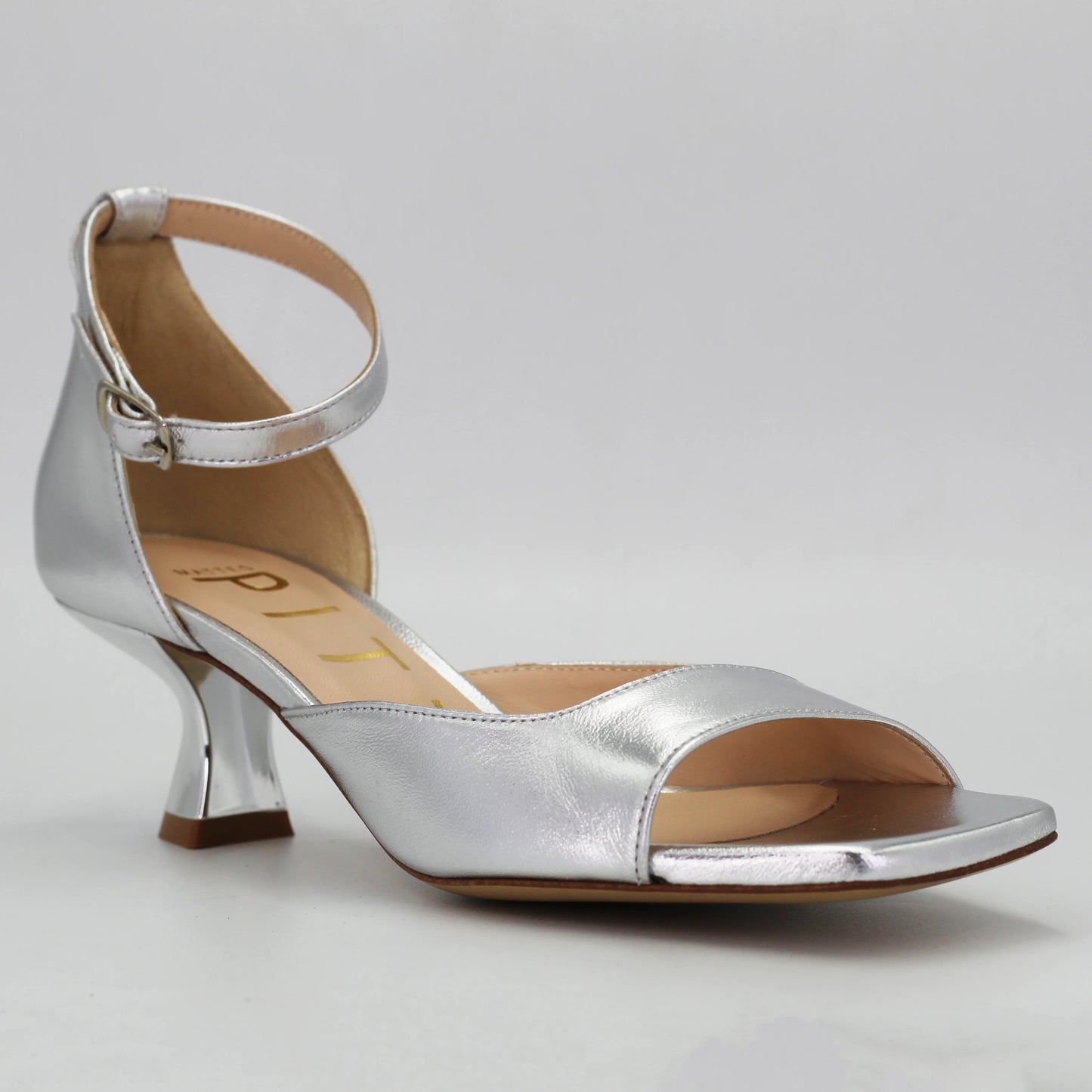 Shop Handmade Italian Leather Women's ankle strap heel (MP2900) or browse our range of hand-made Italian shoes in leather or suede in-store at Aliverti Cape Town, or shop online. We deliver in South Africa & offer multiple payment plans as well as accept multiple safe & secure payment methods.