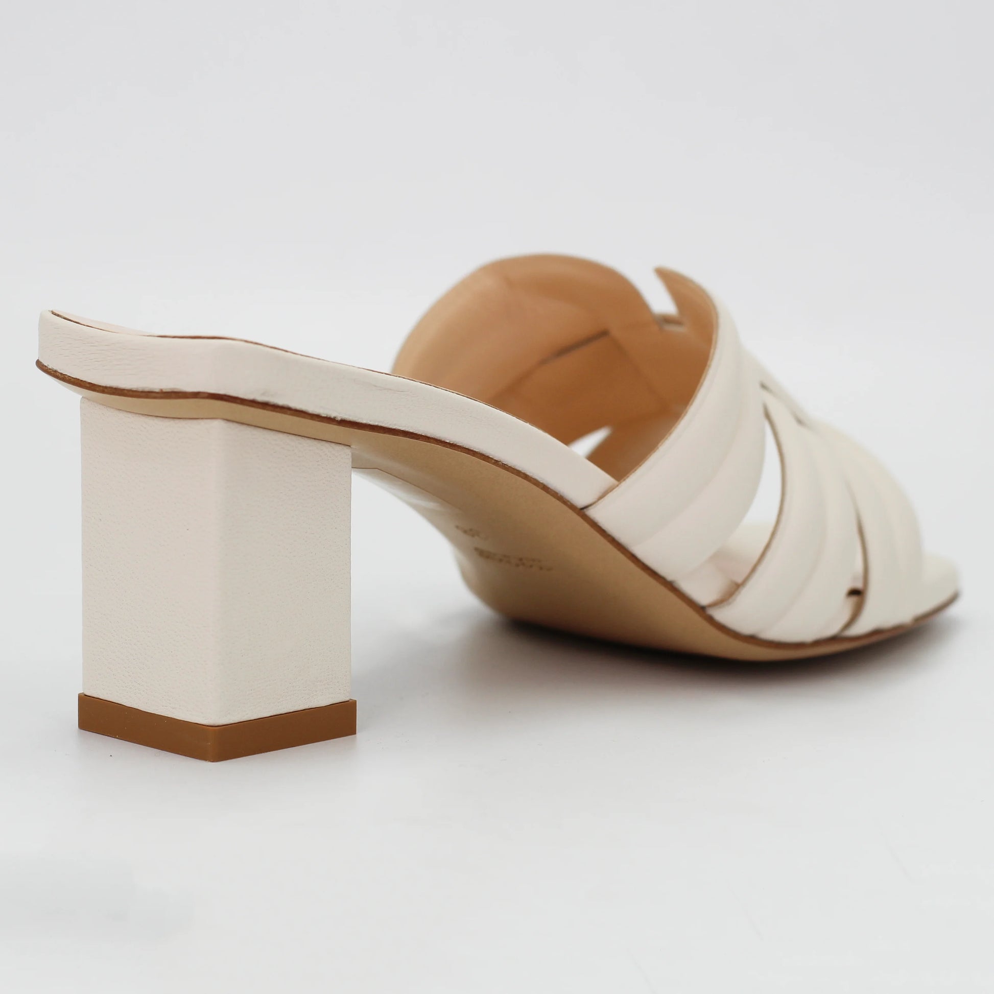 Shop Handmade Italian Leather block heel in nappa burro  (MP2702) or browse our range of hand-made Italian shoes in leather or suede in-store at Aliverti Cape Town, or shop online. We deliver in South Africa & offer multiple payment plans as well as accept multiple safe & secure payment methods.