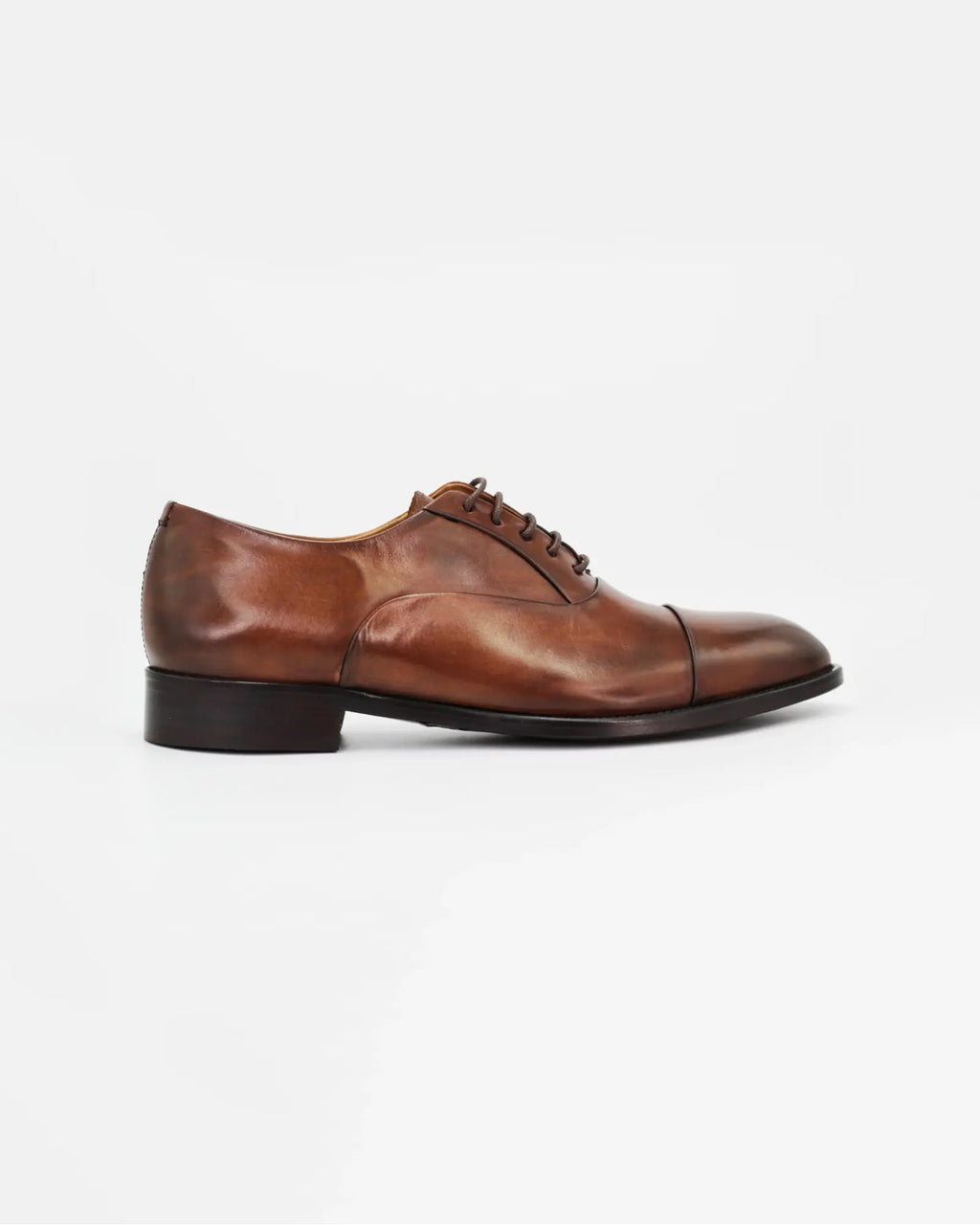 Shop Handmade Italian Leather men's oxford (BRU11278) or browse our range of hand-made Italian shoes in leather or suede in-store at Aliverti Cape Town, or shop online. We deliver in South Africa & offer multiple payment plans as well as accept multiple safe & secure payment methods.