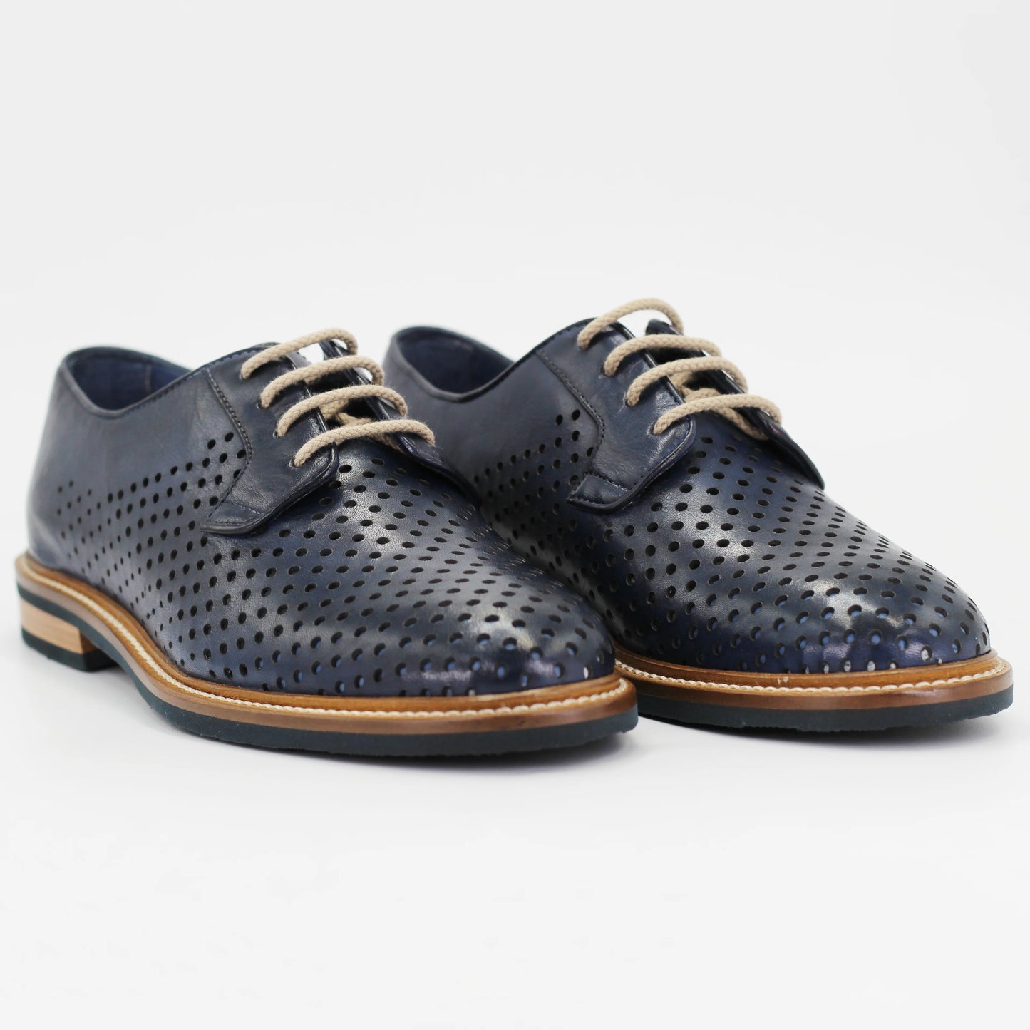 Shop women's derby in calf leather navy (BRU8523) or browse our range of men's Italian clothing and shoes in leather in-store at Aliverti Cape Town, or shop online. We deliver in South Africa & offer multiple payment plans as well as accept multiple safe & secure payment methods.