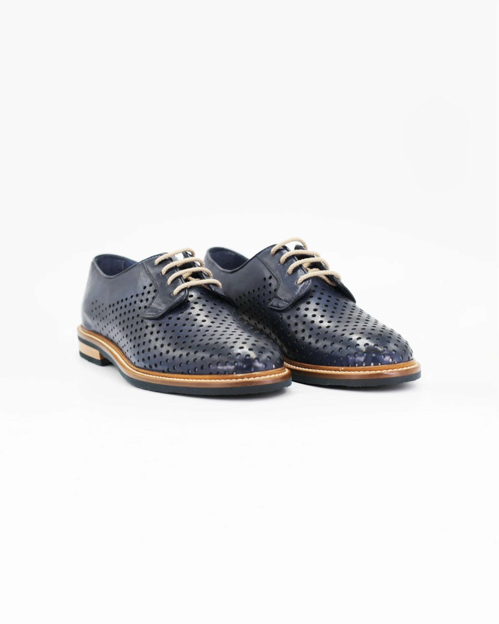 Shop women's derby in calf leather navy (BRU8523) or browse our range of men's Italian clothing and shoes in leather in-store at Aliverti Cape Town, or shop online. We deliver in South Africa & offer multiple payment plans as well as accept multiple safe & secure payment methods.