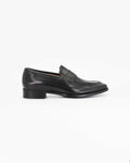 Shop men's pointed moccasin in calf leather nero (BRU8731) or browse our range of men's Italian clothing and shoes in leather in-store at Aliverti Cape Town, or shop online. We deliver in South Africa & offer multiple payment plans as well as accept multiple safe & secure payment methods.