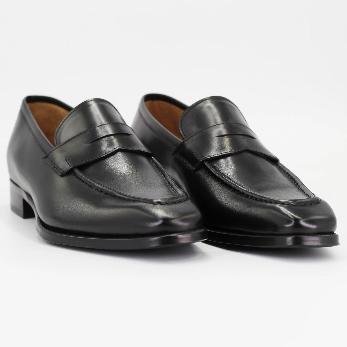 Shop men's pointed moccasin in calf leather nero (BRU8731) or browse our range of men's Italian clothing and shoes in leather in-store at Aliverti Cape Town, or shop online. We deliver in South Africa & offer multiple payment plans as well as accept multiple safe & secure payment methods.