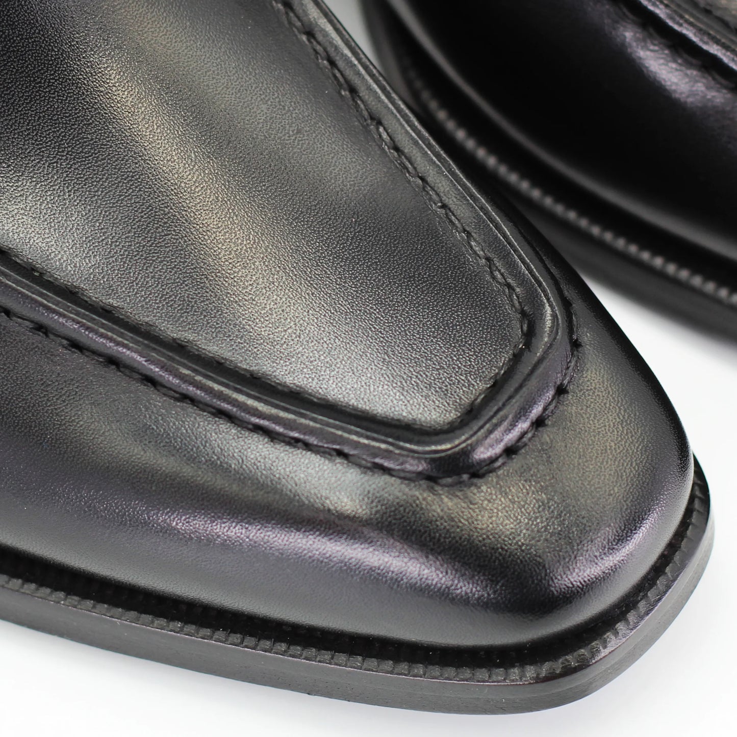 Shop men's pointed moccasin in calf leather nero (BRU8731) or browse our range of men's Italian clothing and shoes in leather in-store at Aliverti Cape Town, or shop online. We deliver in South Africa & offer multiple payment plans as well as accept multiple safe & secure payment methods.