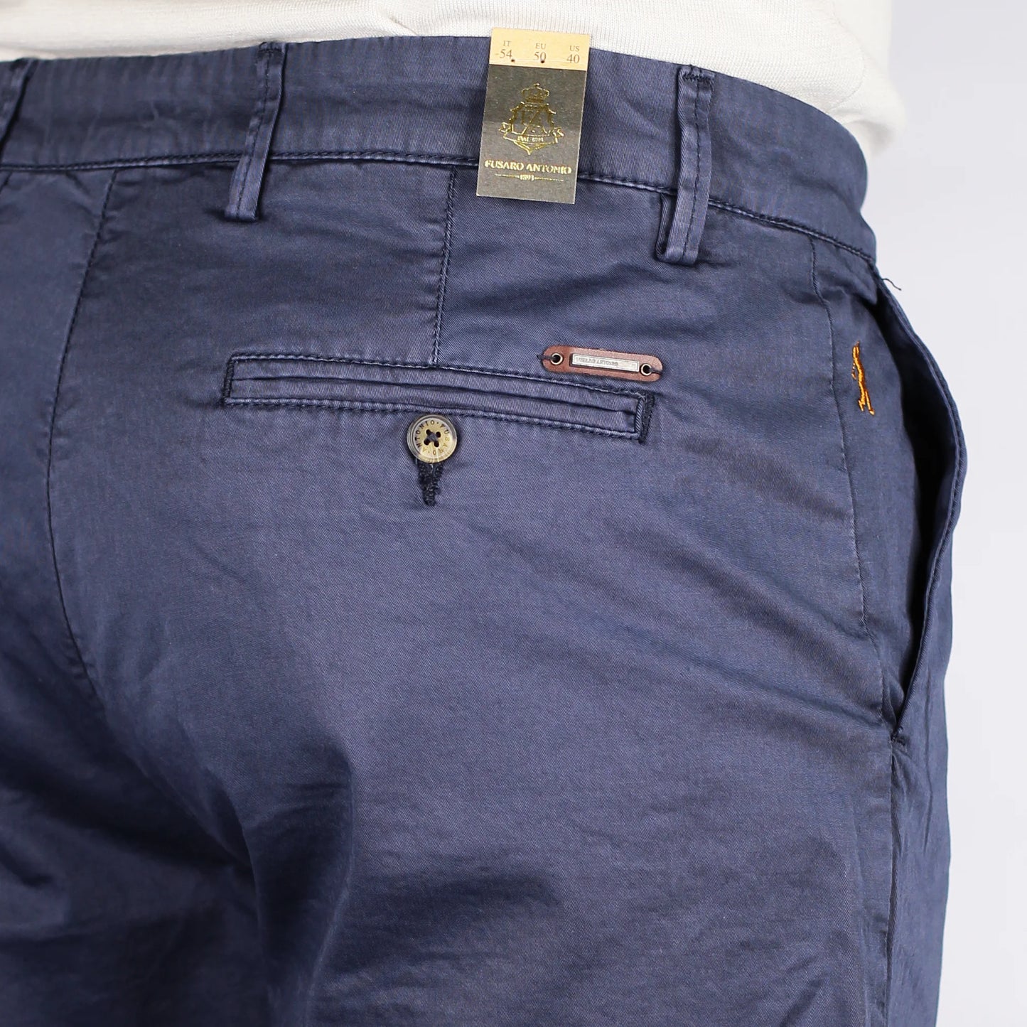 Shop Fusaro chino cotton shorts in navy (BE2400) or browse our range of men's Italian clothing and shoes in leather in-store at Aliverti Cape Town, or shop online. We deliver in South Africa & offer multiple payment plans as well as accept multiple safe & secure payment methods.