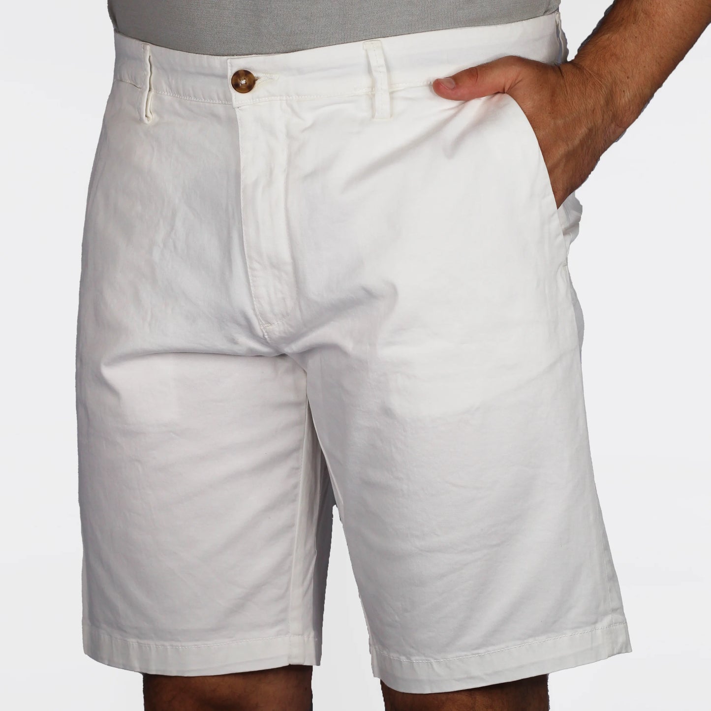 Fusaro Antonio chino cotton shorts in bianco (BE2400)