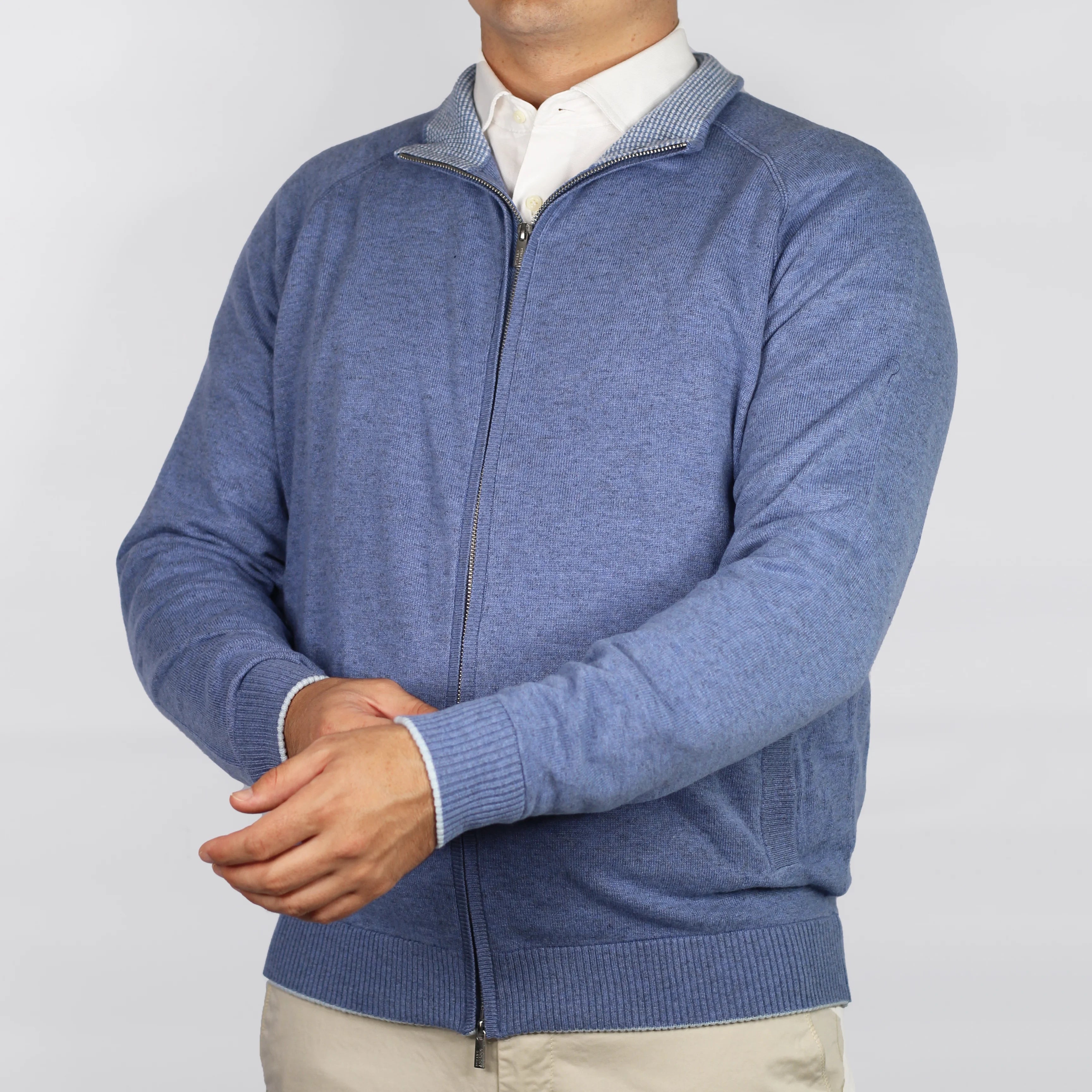 Shop Fusaro Antonio men's wool, cashmere zip up cardigan in blue (MA25002-008-05) or browse our range of men's Italian clothing and shoes in leather in-store at Aliverti Cape Town, or shop online. We deliver in South Africa & offer multiple payment plans as well as accept multiple safe & secure payment methods.