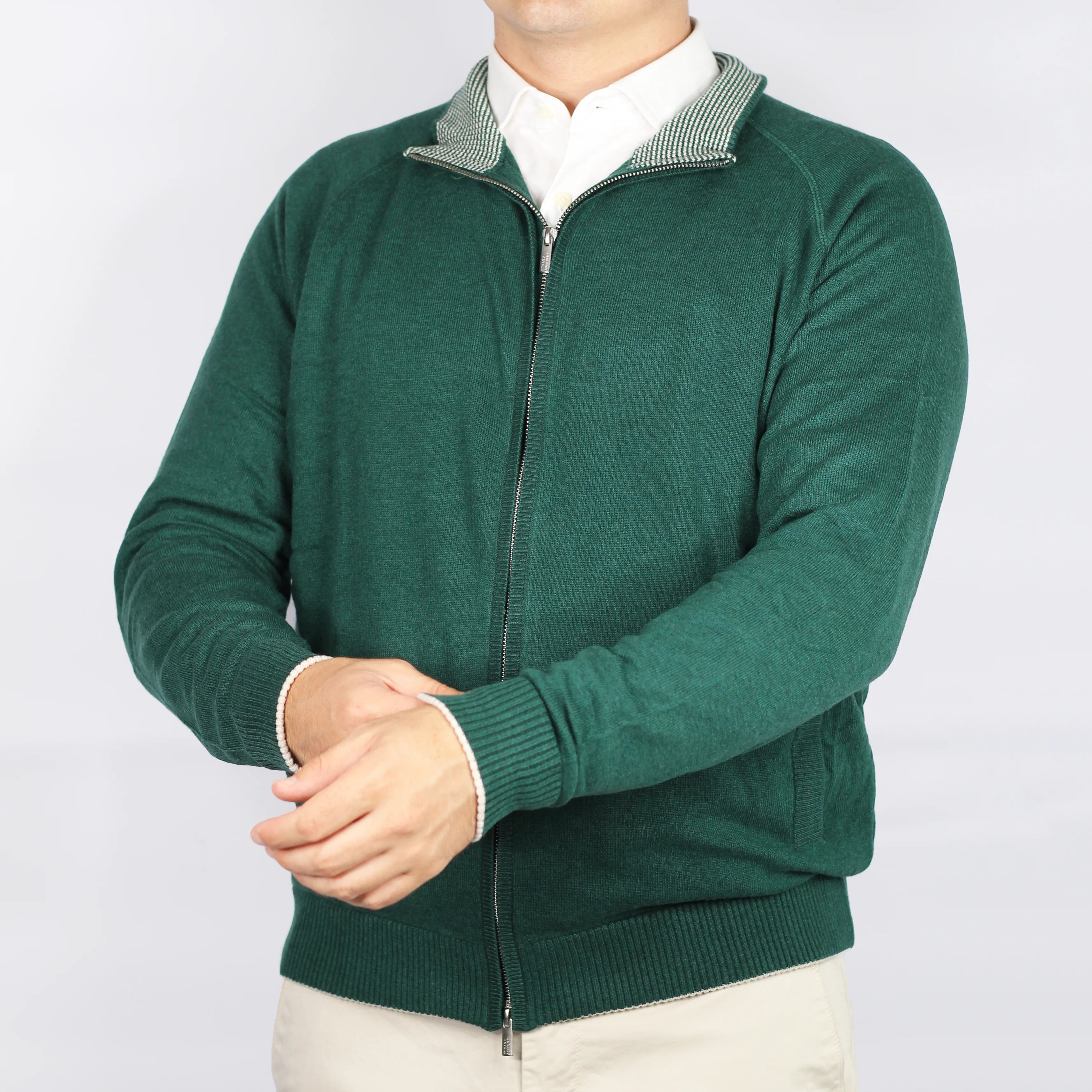 Shop Fusaro Antonio men's wool, cashmere zip up cardigan in verde (MA25002-008-05) or browse our range of men's Italian clothing and shoes in leather in-store at Aliverti Cape Town, or shop online. We deliver in South Africa & offer multiple payment plans as well as accept multiple safe & secure payment methods.