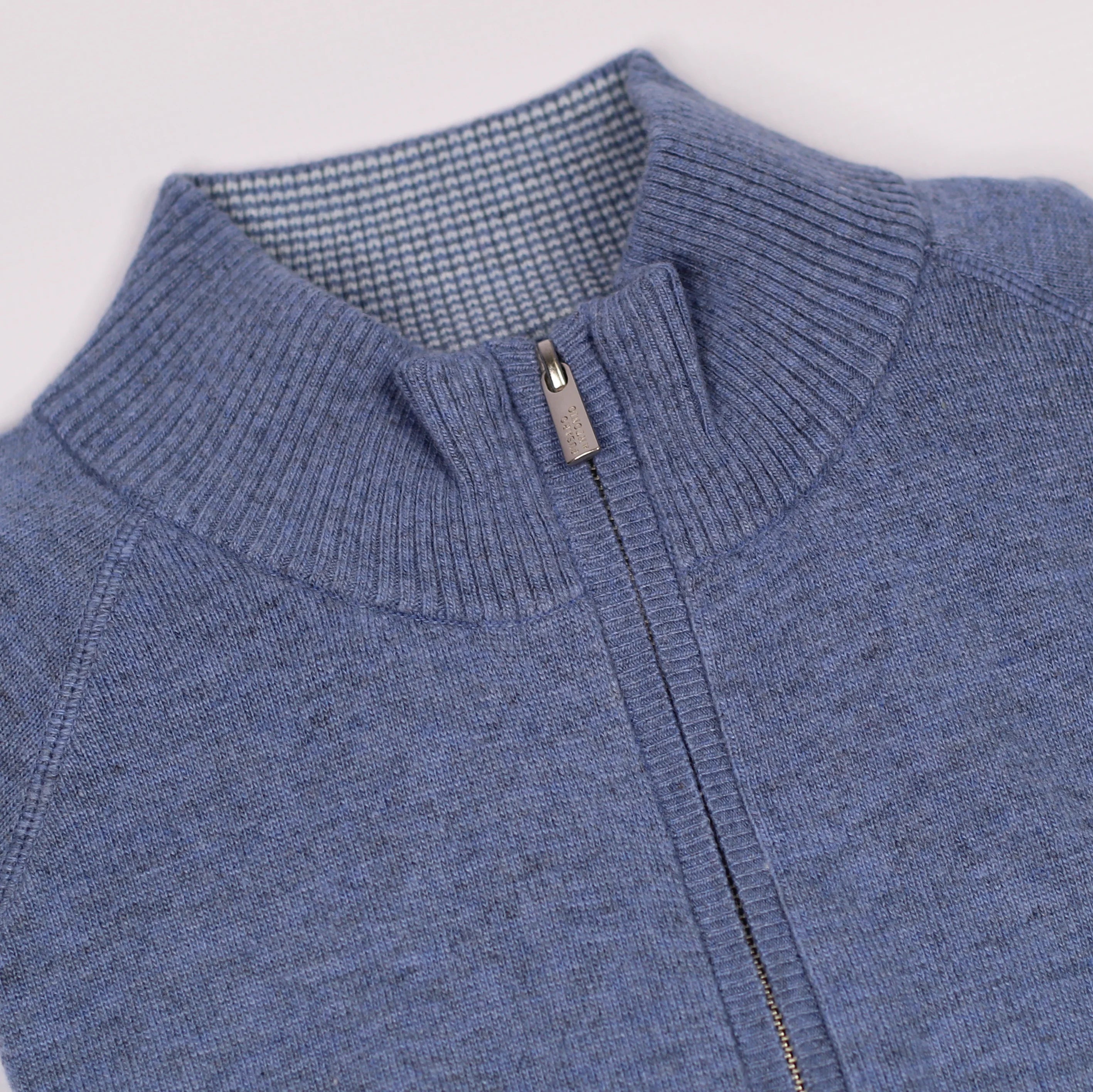 Shop Fusaro Antonio men's wool, cashmere zip up cardigan in blue (MA25002-008-05) or browse our range of men's Italian clothing and shoes in leather in-store at Aliverti Cape Town, or shop online. We deliver in South Africa & offer multiple payment plans as well as accept multiple safe & secure payment methods.