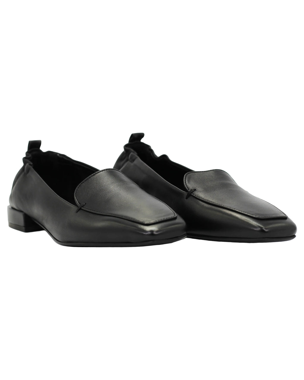 Shop Women's loafer in calf leather nero (DARIA18) or browse our range of men's Italian clothing and shoes in leather in-store at Aliverti Cape Town, or shop online. We deliver in South Africa & offer multiple payment plans as well as accept multiple safe & secure payment methods.