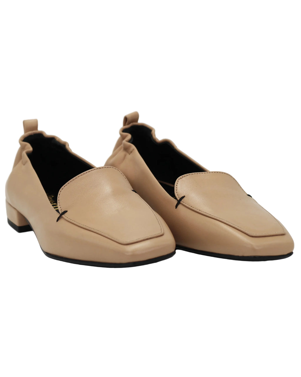 Shop Women's loafer in calf leather nude (DARIA18) or browse our range of men's Italian clothing and shoes in leather in-store at Aliverti Cape Town, or shop online. We deliver in South Africa & offer multiple payment plans as well as accept multiple safe & secure payment methods.