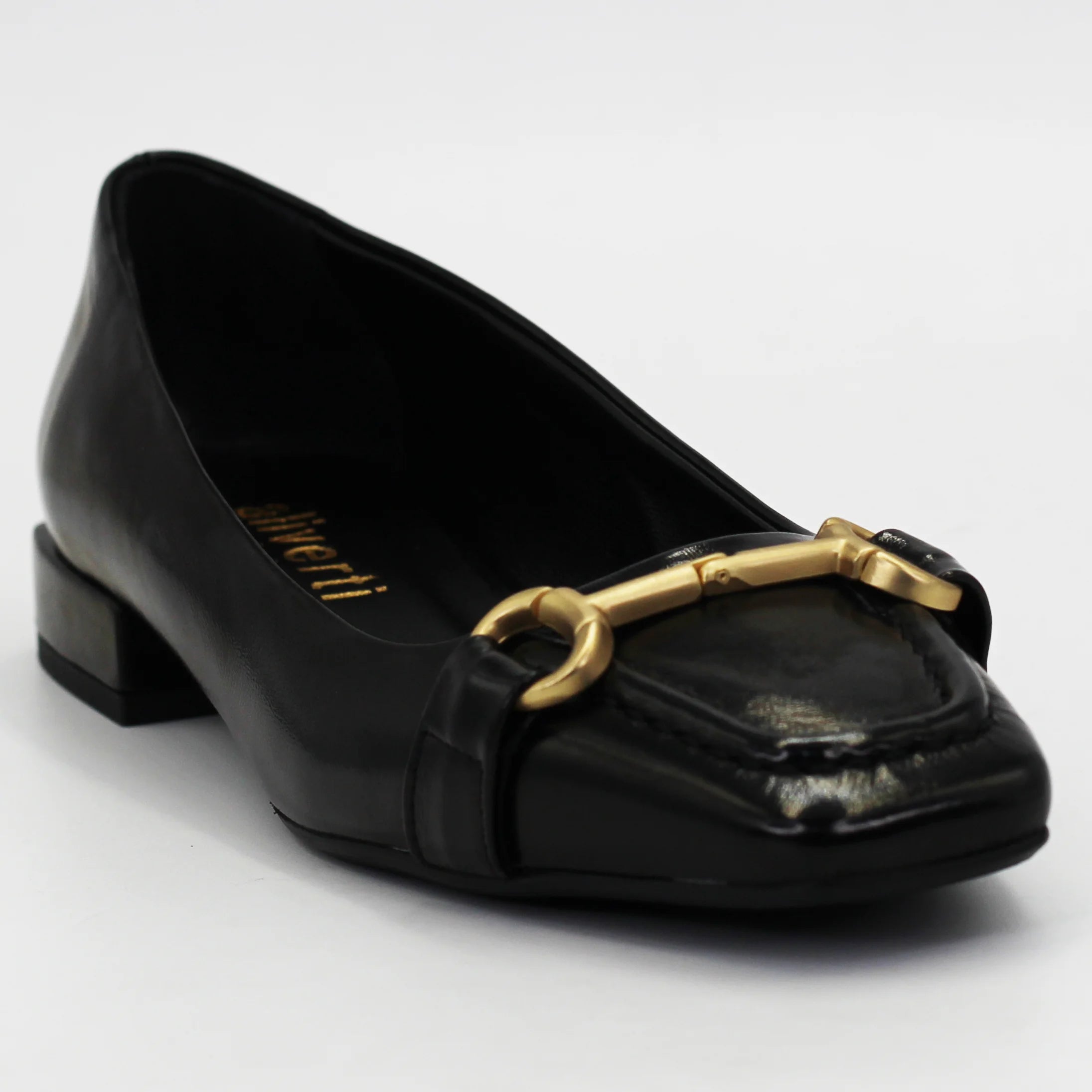 Shop Women's pump with buckle in calf leather nero (DARIA54) or browse our range of men's Italian clothing and shoes in leather in-store at Aliverti Cape Town, or shop online. We deliver in South Africa & offer multiple payment plans as well as accept multiple safe & secure payment methods.