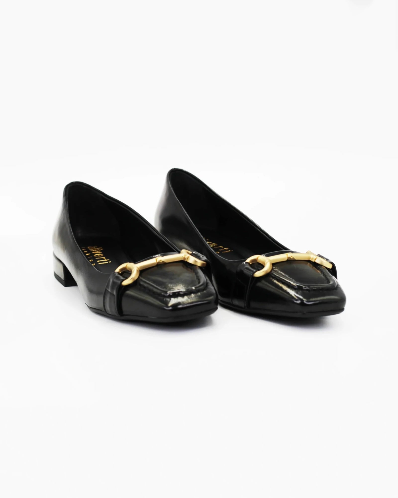 Shop Women's pump with buckle in calf leather nero (DARIA54) or browse our range of men's Italian clothing and shoes in leather in-store at Aliverti Cape Town, or shop online. We deliver in South Africa & offer multiple payment plans as well as accept multiple safe & secure payment methods.