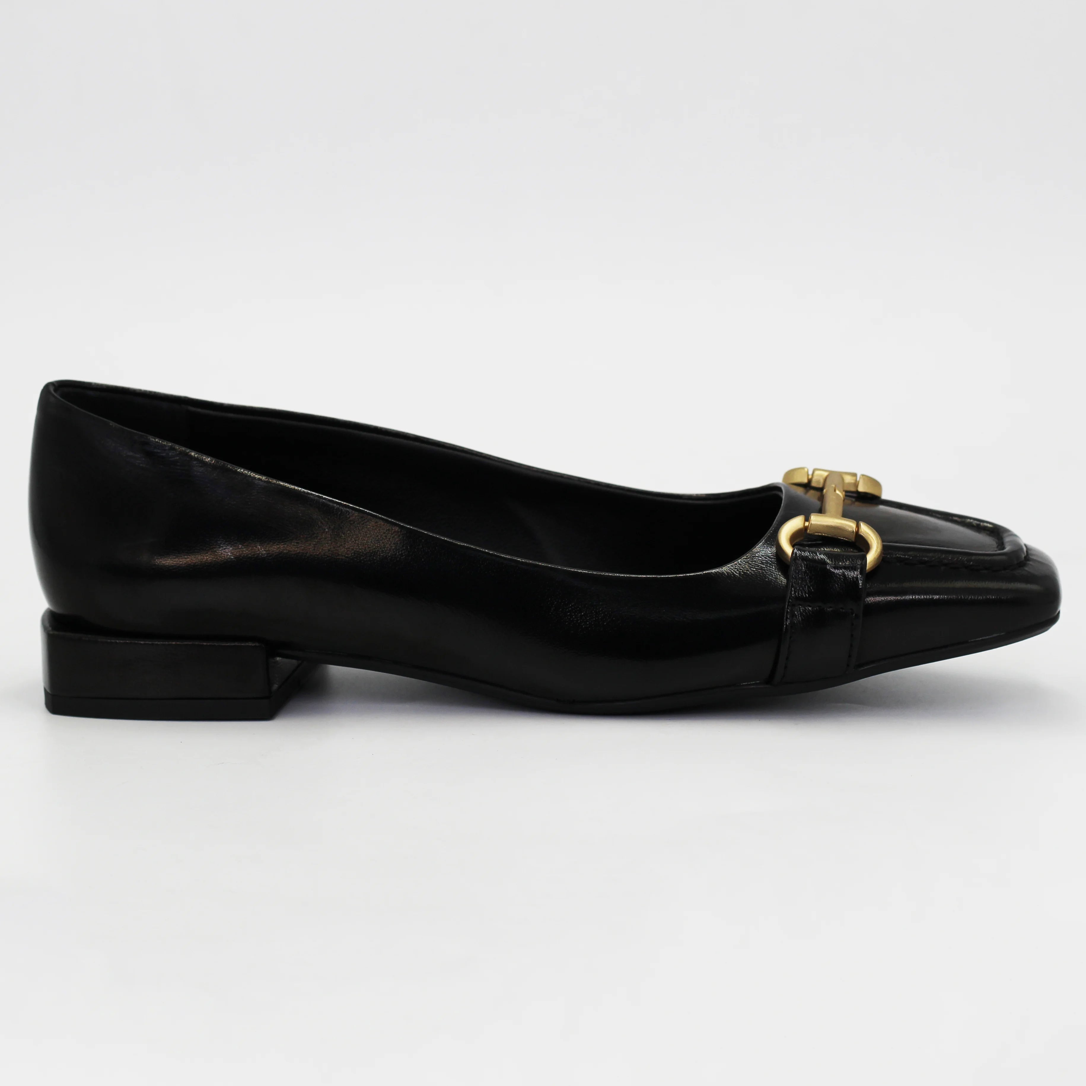 Shop Women's pump with buckle in calf leather nero (DARIA54) or browse our range of men's Italian clothing and shoes in leather in-store at Aliverti Cape Town, or shop online. We deliver in South Africa & offer multiple payment plans as well as accept multiple safe & secure payment methods.