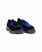 Shop Women's loafer in velvet blue (JP35773/28) or browse our range of men's Italian clothing and shoes in leather in-store at Aliverti Cape Town, or shop online. We deliver in South Africa & offer multiple payment plans as well as accept multiple safe & secure payment methods.