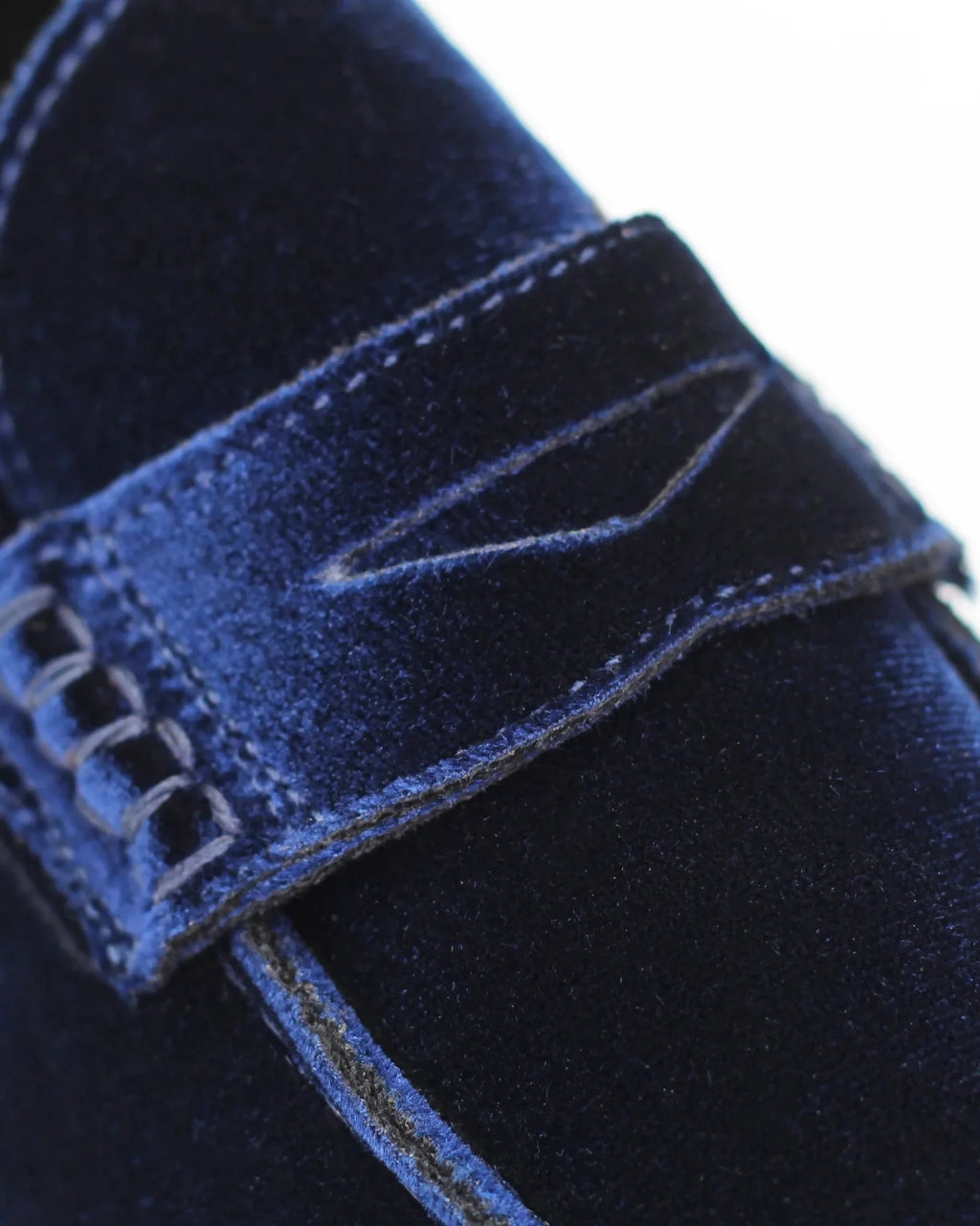 Shop Women's loafer in velvet blue (JP35773/28) or browse our range of men's Italian clothing and shoes in leather in-store at Aliverti Cape Town, or shop online. We deliver in South Africa & offer multiple payment plans as well as accept multiple safe & secure payment methods.