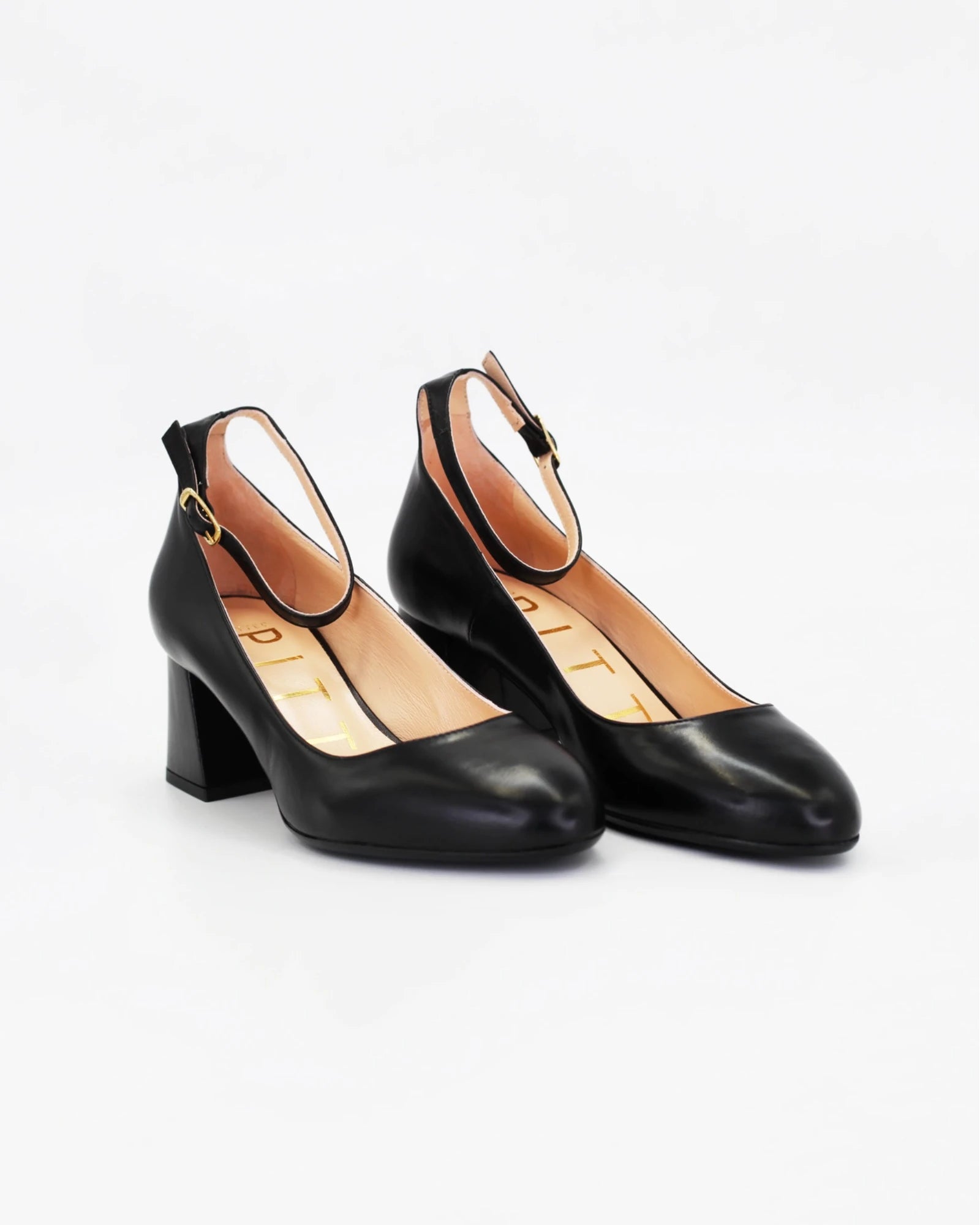 Shop Women's classic block heel in calf leather nero (MP1614) or browse our range of men's Italian clothing and shoes in leather in-store at Aliverti Cape Town, or shop online. We deliver in South Africa & offer multiple payment plans as well as accept multiple safe & secure payment methods.