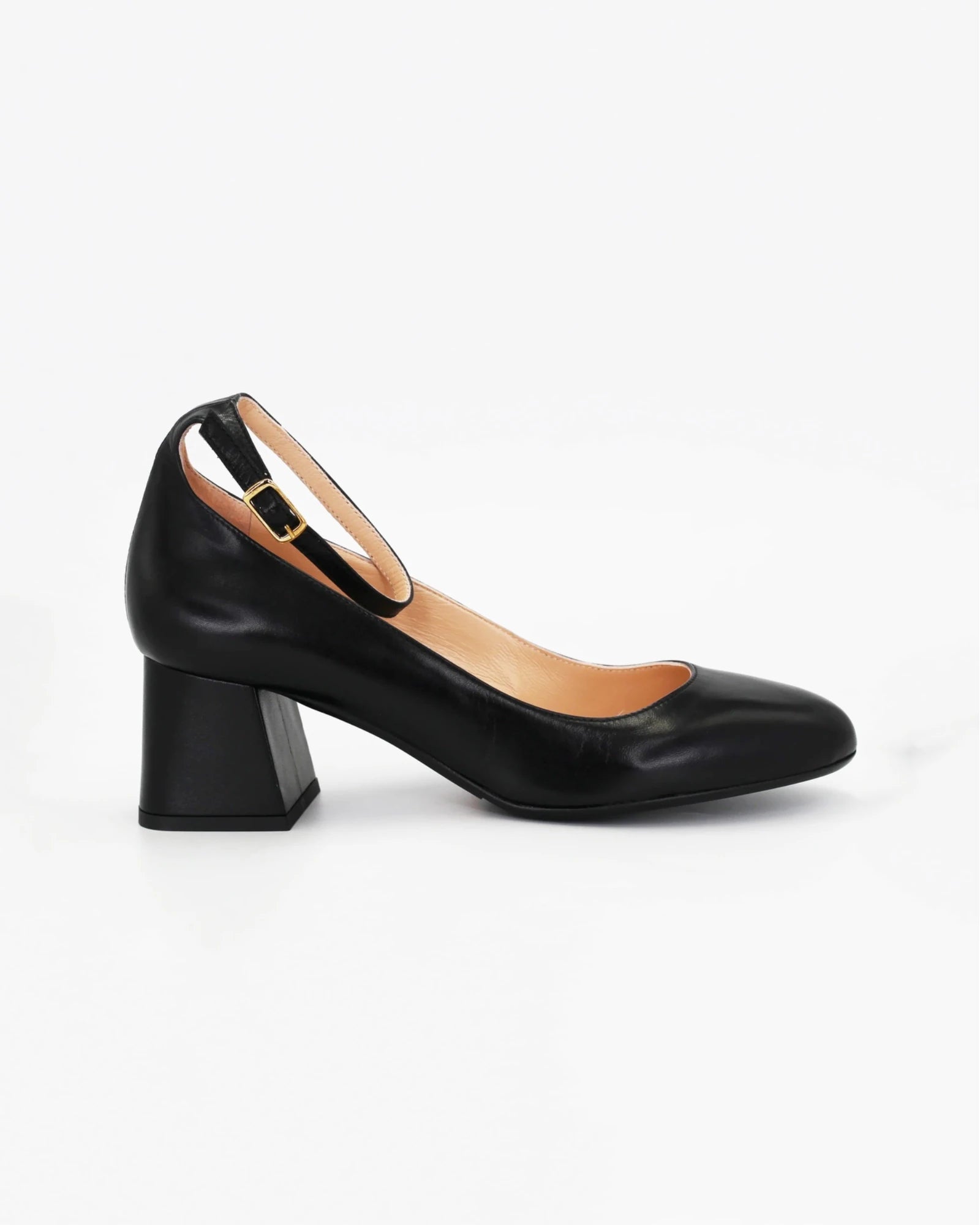 Shop Women's classic block heel in calf leather nero (MP1614) or browse our range of men's Italian clothing and shoes in leather in-store at Aliverti Cape Town, or shop online. We deliver in South Africa & offer multiple payment plans as well as accept multiple safe & secure payment methods.