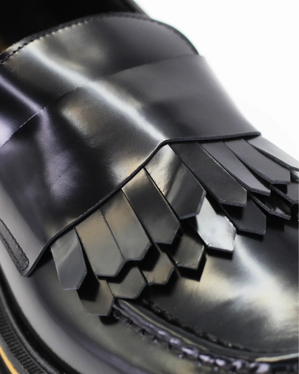 Shop Women's chunky loafer with fringe in calf leather nero (MP3200) or browse our range of men's Italian clothing and shoes in leather in-store at Aliverti Cape Town, or shop online. We deliver in South Africa & offer multiple payment plans as well as accept multiple safe & secure payment methods.
