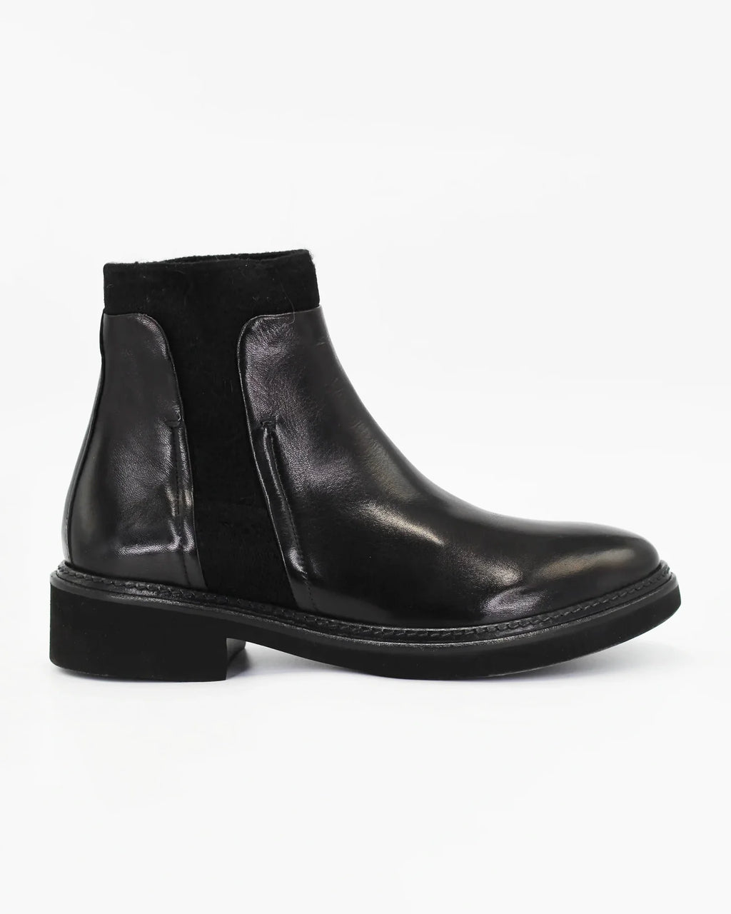 Shop Women's ankle boot in calf leather nero (CDM82) or browse our range of men's Italian clothing and shoes in leather in-store at Aliverti Cape Town, or shop online. We deliver in South Africa & offer multiple payment plans as well as accept multiple safe & secure payment methods.