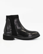 Shop Women's ankle boot in calf leather nero (CDM82) or browse our range of men's Italian clothing and shoes in leather in-store at Aliverti Cape Town, or shop online. We deliver in South Africa & offer multiple payment plans as well as accept multiple safe & secure payment methods.