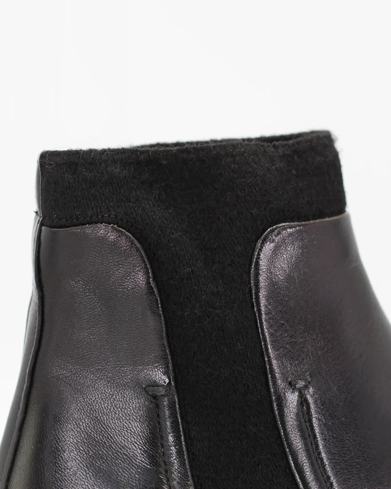 Shop Women's ankle boot in calf leather nero (CDM82) or browse our range of men's Italian clothing and shoes in leather in-store at Aliverti Cape Town, or shop online. We deliver in South Africa & offer multiple payment plans as well as accept multiple safe & secure payment methods.