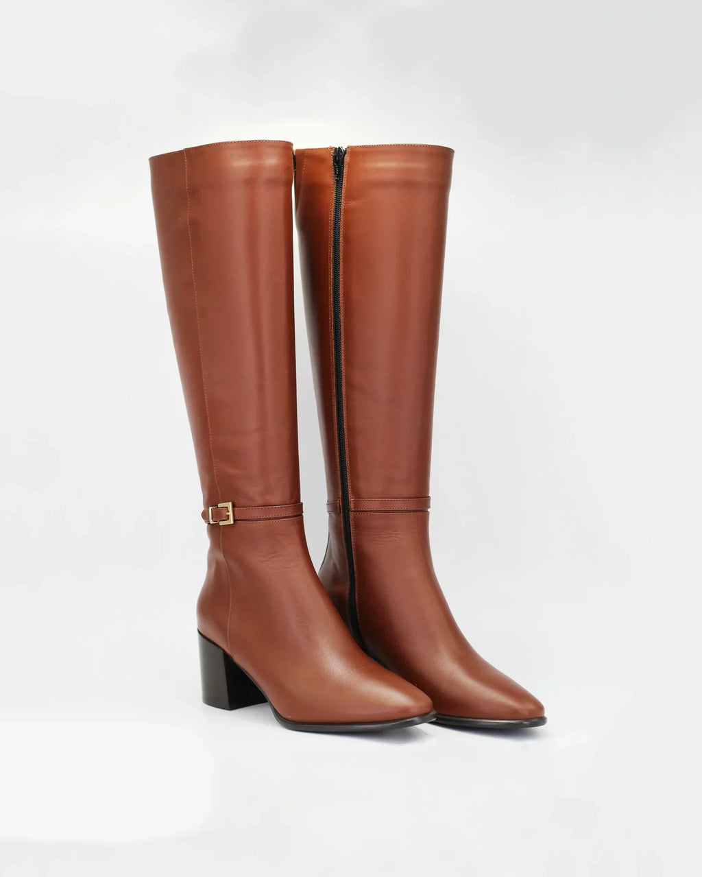 Shop Women's heeled equestrian boot in calf leather Mogano (JENNY4) or browse our range of men's Italian clothing and shoes in leather in-store at Aliverti Cape Town, or shop online. We deliver in South Africa & offer multiple payment plans as well as accept multiple safe & secure payment methods.
