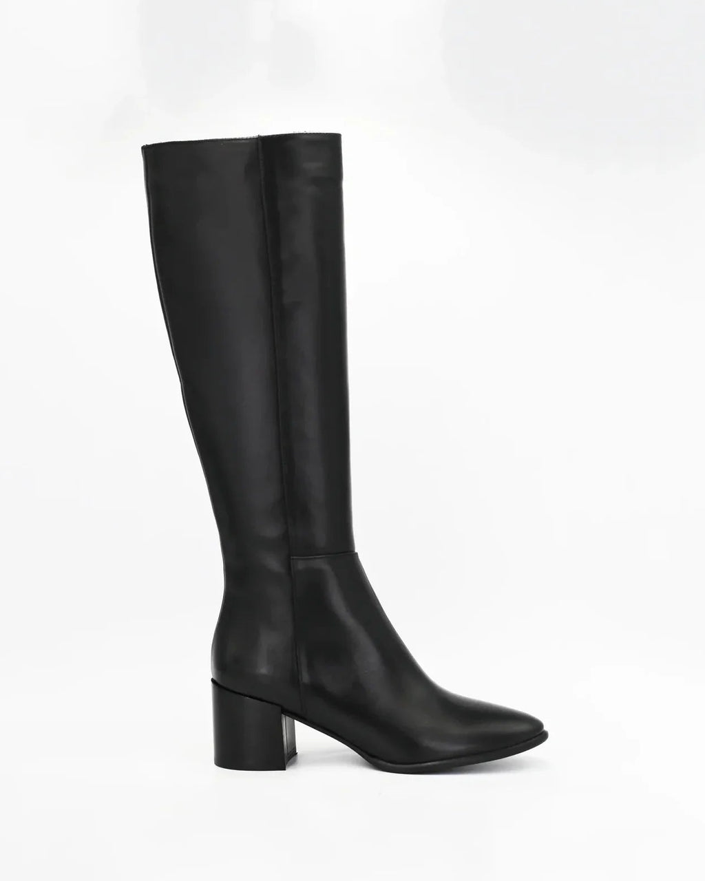 Shop Women's pointed block heel boot in calf leather nero (JENNY4) or browse our range of men's Italian clothing and shoes in leather in-store at Aliverti Cape Town, or shop online. We deliver in South Africa & offer multiple payment plans as well as accept multiple safe & secure payment methods.