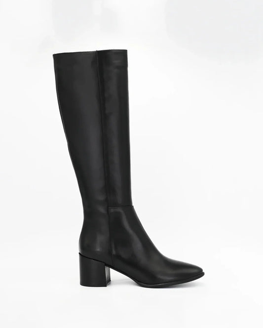 Shop Women's pointed block heel boot in calf leather nero (JENNY4) or browse our range of men's Italian clothing and shoes in leather in-store at Aliverti Cape Town, or shop online. We deliver in South Africa & offer multiple payment plans as well as accept multiple safe & secure payment methods.