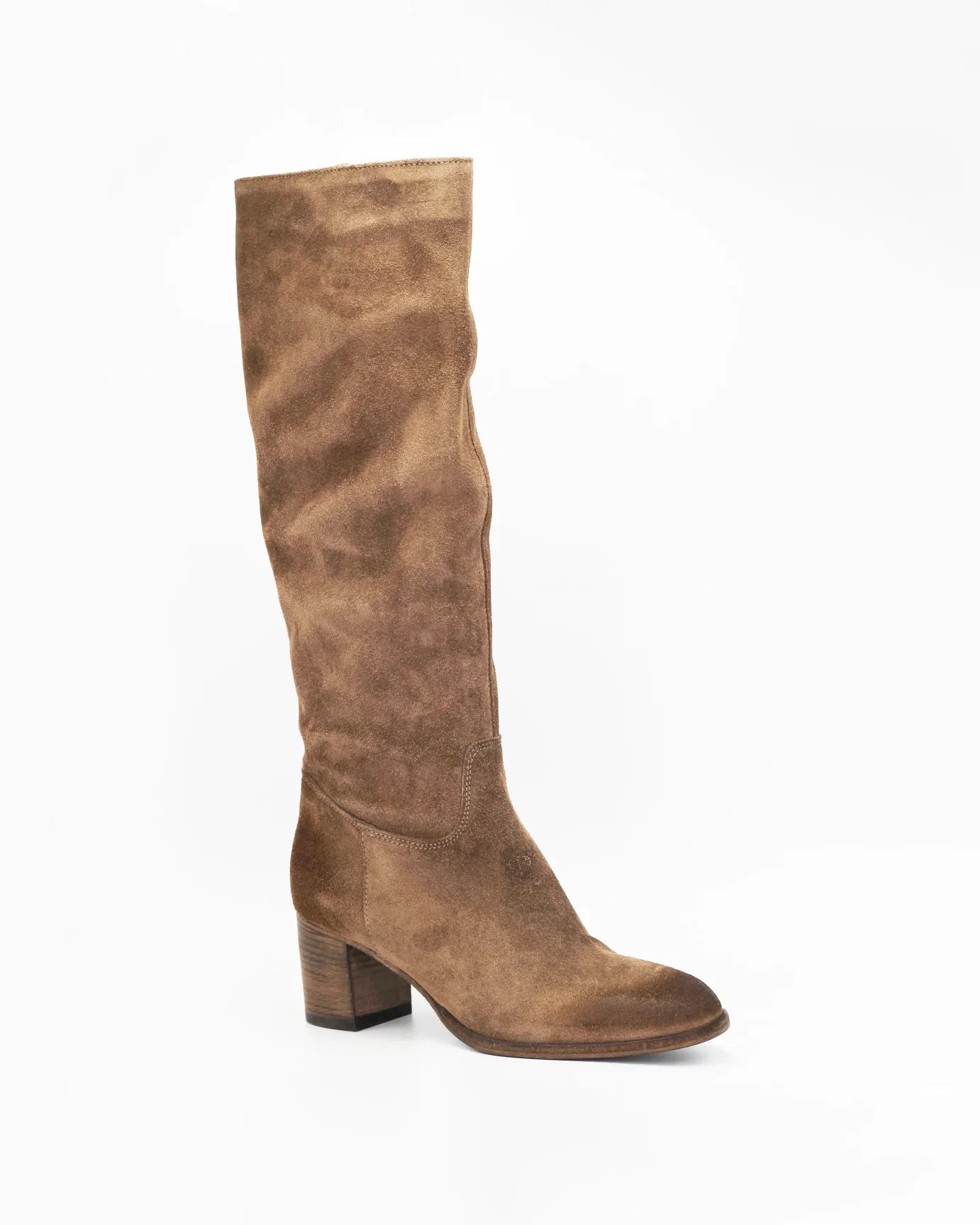 Shop Women's equestrian boot block heel in calf leather suede sigaro (GC5503) or browse our range of men's Italian clothing and shoes in leather in-store at Aliverti Cape Town, or shop online. We deliver in South Africa & offer multiple payment plans as well as accept multiple safe & secure payment methods.