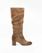 Shop Women's equestrian boot block heel in calf leather suede sigaro (GC5503) or browse our range of men's Italian clothing and shoes in leather in-store at Aliverti Cape Town, or shop online. We deliver in South Africa & offer multiple payment plans as well as accept multiple safe & secure payment methods.