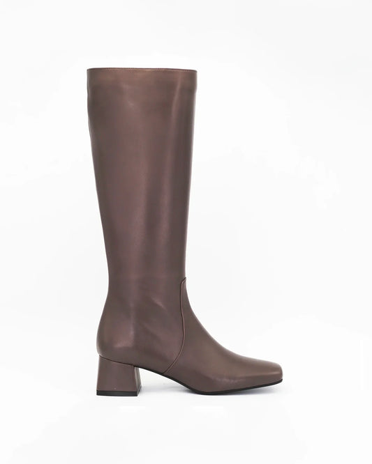 Shop Women's block heel long boot in calf leather taupe (ELIDE1) or browse our range of men's Italian clothing and shoes in leather in-store at Aliverti Cape Town, or shop online. We deliver in South Africa & offer multiple payment plans as well as accept multiple safe & secure payment methods.