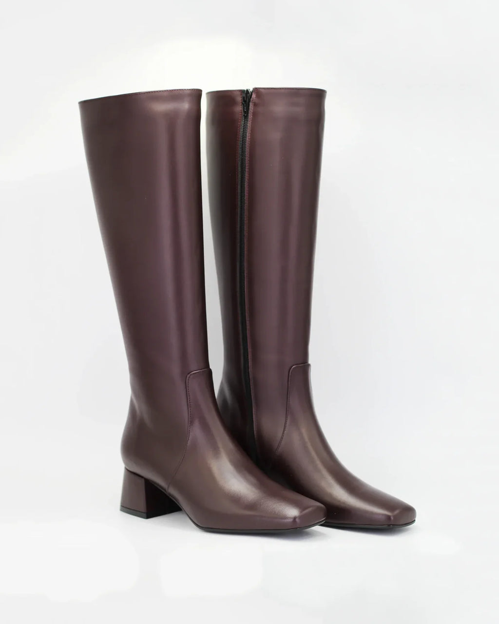 Shop Women's square toe long boot in calf leather bordeaux (ELIDE 1) or browse our range of men's Italian clothing and shoes in leather in-store at Aliverti Cape Town, or shop online. We deliver in South Africa & offer multiple payment plans as well as accept multiple safe & secure payment methods.
