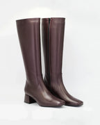 Shop Women's square toe long boot in calf leather bordeaux (ELIDE 1) or browse our range of men's Italian clothing and shoes in leather in-store at Aliverti Cape Town, or shop online. We deliver in South Africa & offer multiple payment plans as well as accept multiple safe & secure payment methods.