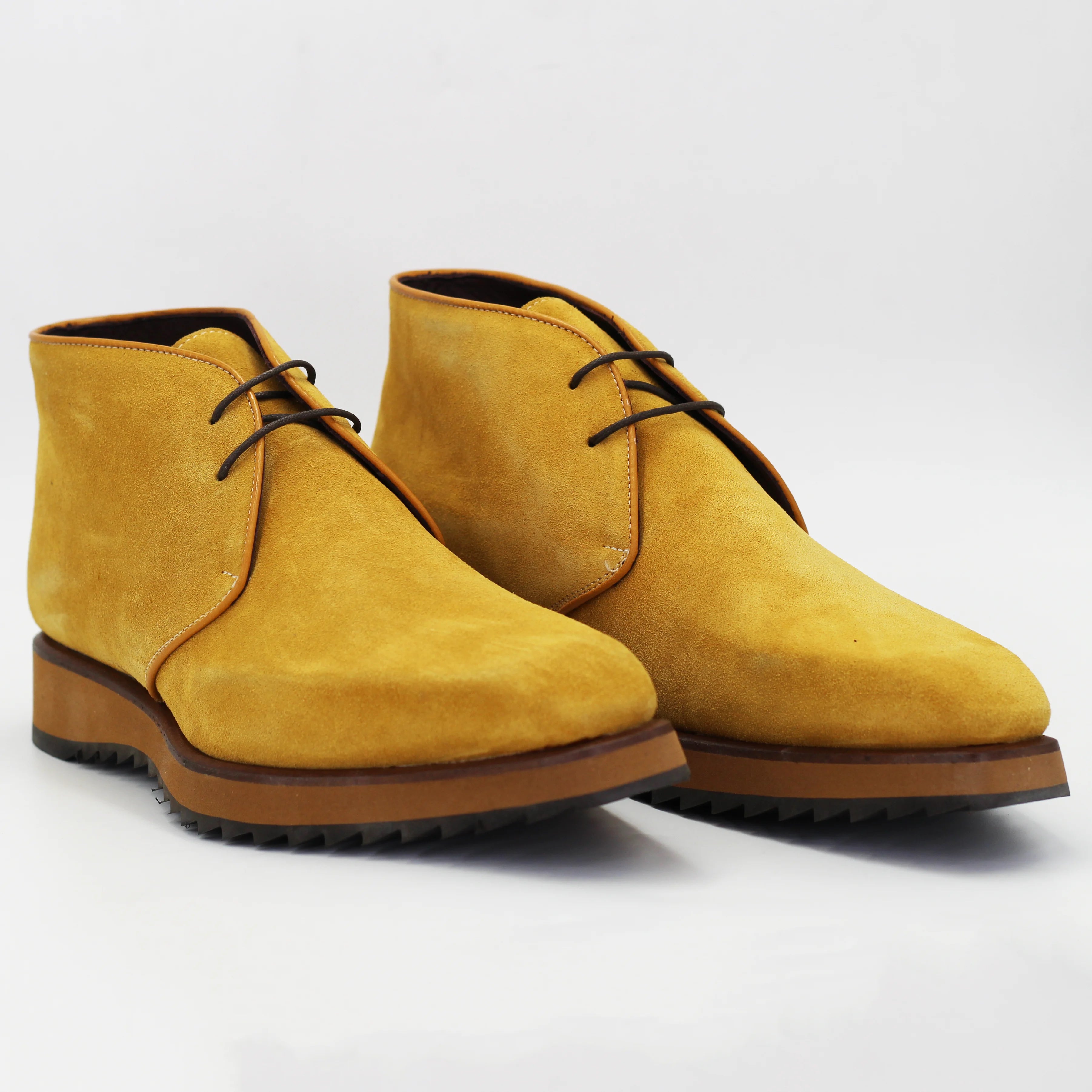Shop Men's square toe chukka boot in calf leather suede yellow (D471) or browse our range of men's Italian clothing and shoes in leather in-store at Aliverti Cape Town, or shop online. We deliver in South Africa & offer multiple payment plans as well as accept multiple safe & secure payment methods.