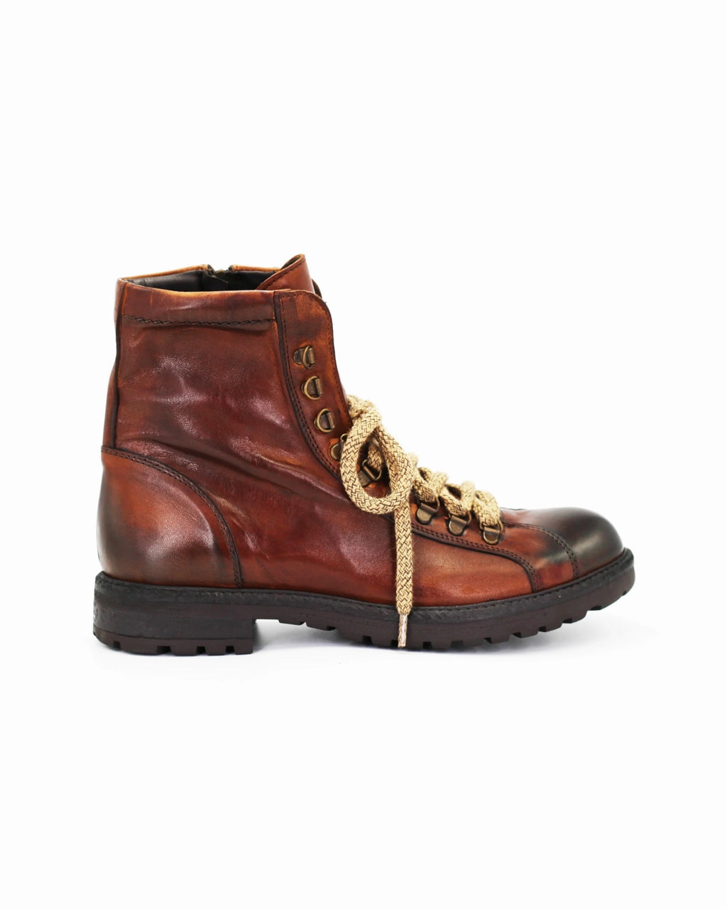 Shop Men's boot in calf leather cuoio scuro (JP3830/2808) or browse our range of men's Italian clothing and shoes in leather in-store at Aliverti Cape Town, or shop online. We deliver in South Africa & offer multiple payment plans as well as accept multiple safe & secure payment methods.