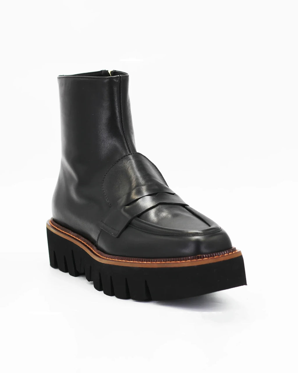 Shop Women's chunky loafer style ankle boot in calf leather nero (MP3701) or browse our range of men's Italian clothing and shoes in leather in-store at Aliverti Cape Town, or shop online. We deliver in South Africa & offer multiple payment plans as well as accept multiple safe & secure payment methods.