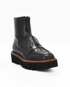 Shop Women's chunky loafer style ankle boot in calf leather nero (MP3701) or browse our range of men's Italian clothing and shoes in leather in-store at Aliverti Cape Town, or shop online. We deliver in South Africa & offer multiple payment plans as well as accept multiple safe & secure payment methods.