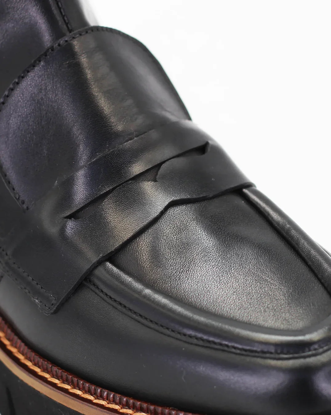 Shop Women's chunky loafer style ankle boot in calf leather nero (MP3701) or browse our range of men's Italian clothing and shoes in leather in-store at Aliverti Cape Town, or shop online. We deliver in South Africa & offer multiple payment plans as well as accept multiple safe & secure payment methods.