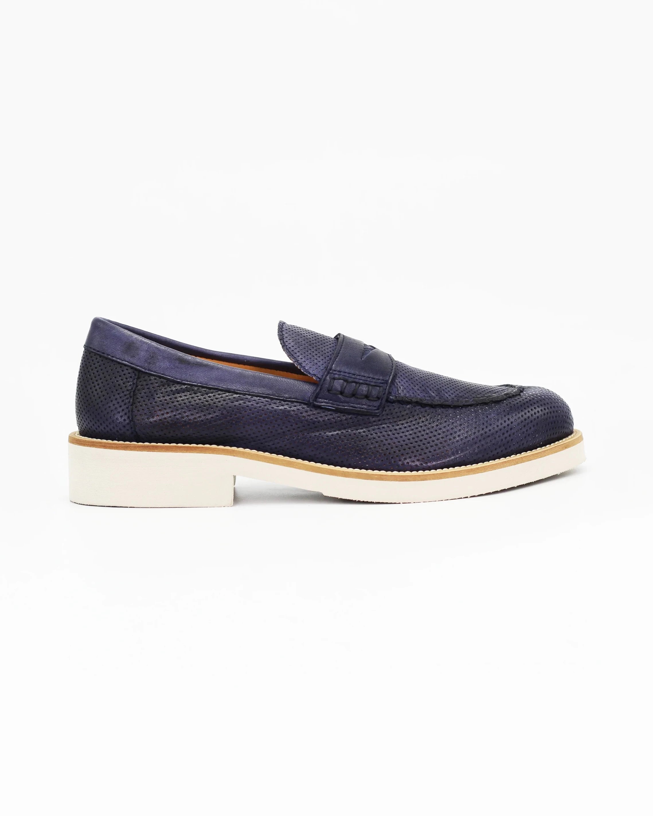 Shop Handmade Italian Leather Women's penny moccasin (JPD35773/28) or browse our range of hand-made Italian shoes in leather or suede in-store at Aliverti Cape Town, or shop online. We deliver in South Africa & offer multiple payment plans as well as accept multiple safe & secure payment methods.