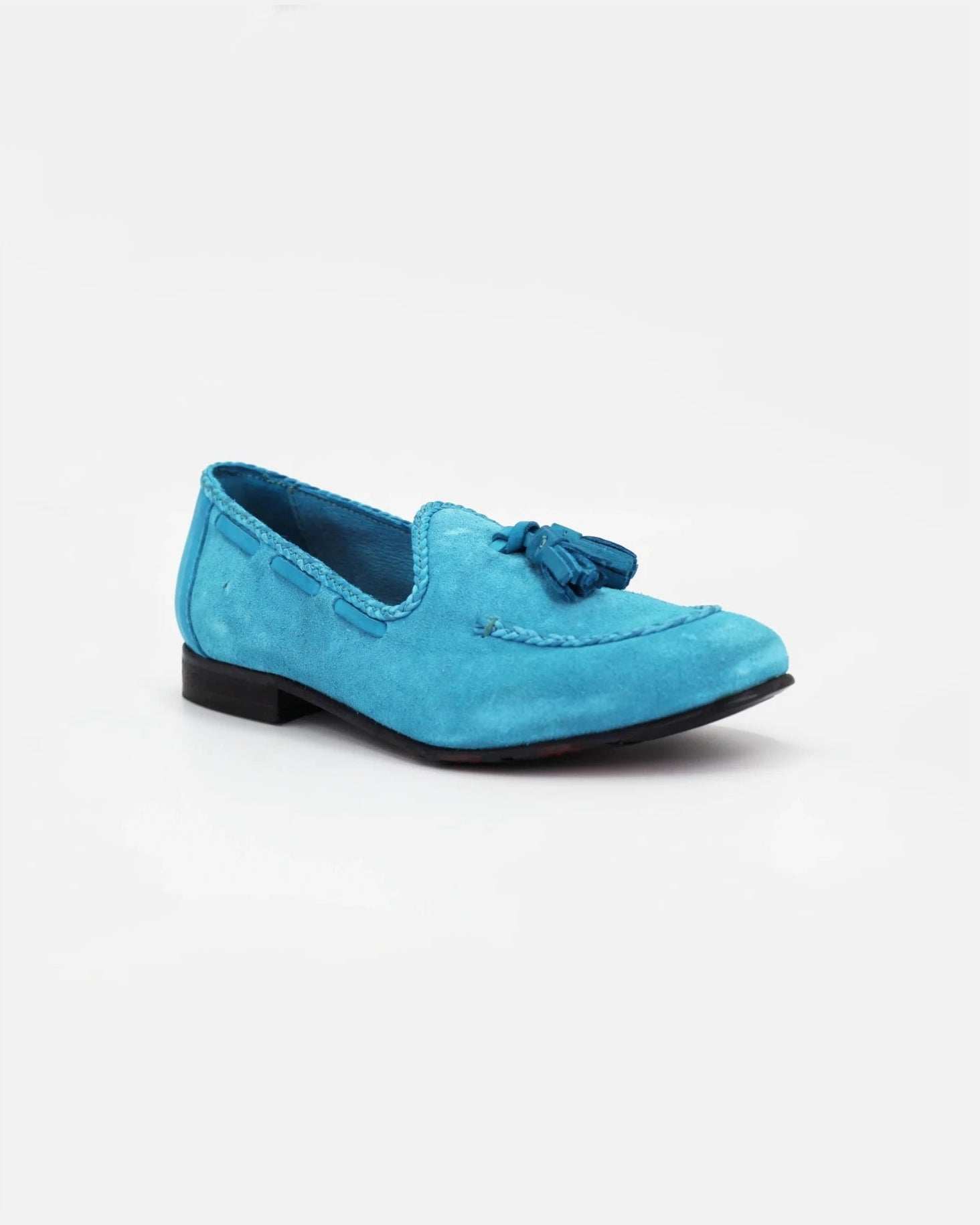 Shop Handmade Italian Leather Women's tassle moccasin (JPD6836/4) or browse our range of hand-made Italian shoes in leather or suede in-store at Aliverti Cape Town, or shop online. We deliver in South Africa & offer multiple payment plans as well as accept multiple safe & secure payment methods.