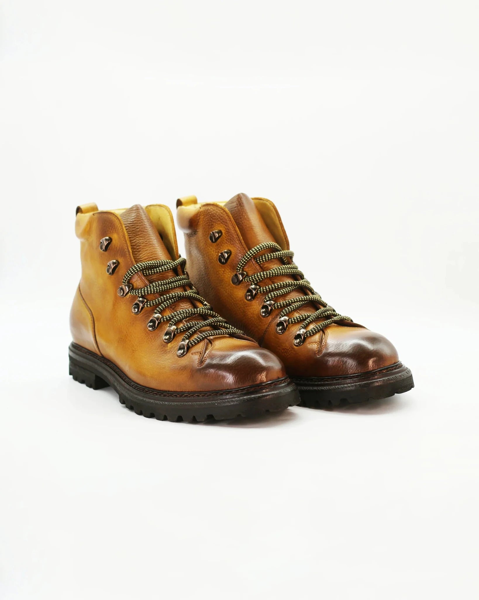 Shop Men's Ankle Boot in Leather Giallo or browse our range of hand-made Italian shoes in leather or suede in-store at Aliverti Cape Town, or shop online. We deliver in South Africa & offer multiple payment plans as well as accept multiple safe & secure payment methods.