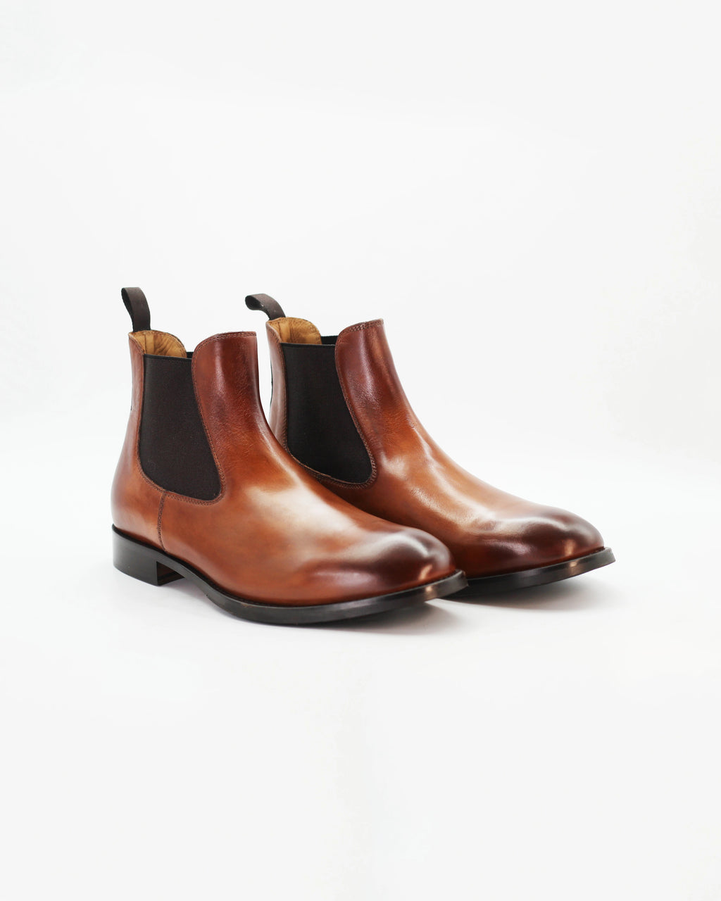 Shop Men's Chelsea Boot in Leather Cuoio or browse our range of hand-made Italian shoes in leather or suede in-store at Aliverti Cape Town, or shop online. We deliver in South Africa & offer multiple payment plans as well as accept multiple safe & secure payment methods.