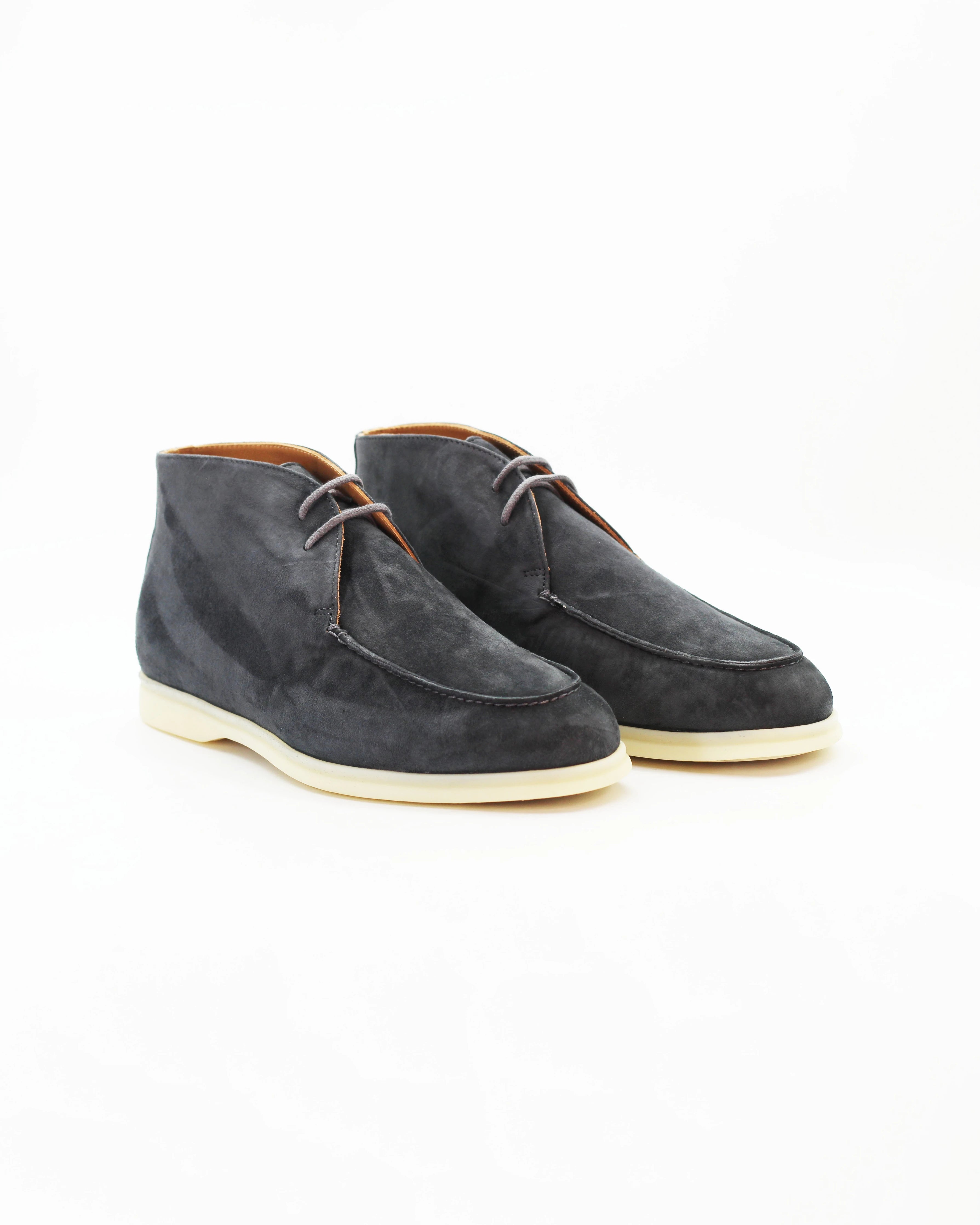 Shop Men's Chukka Boot in Leather Suede Blu Grigio or browse our range of hand-made Italian shoes in leather or suede in-store at Aliverti Cape Town, or shop online. We deliver in South Africa & offer multiple payment plans as well as accept multiple safe & secure payment methods.