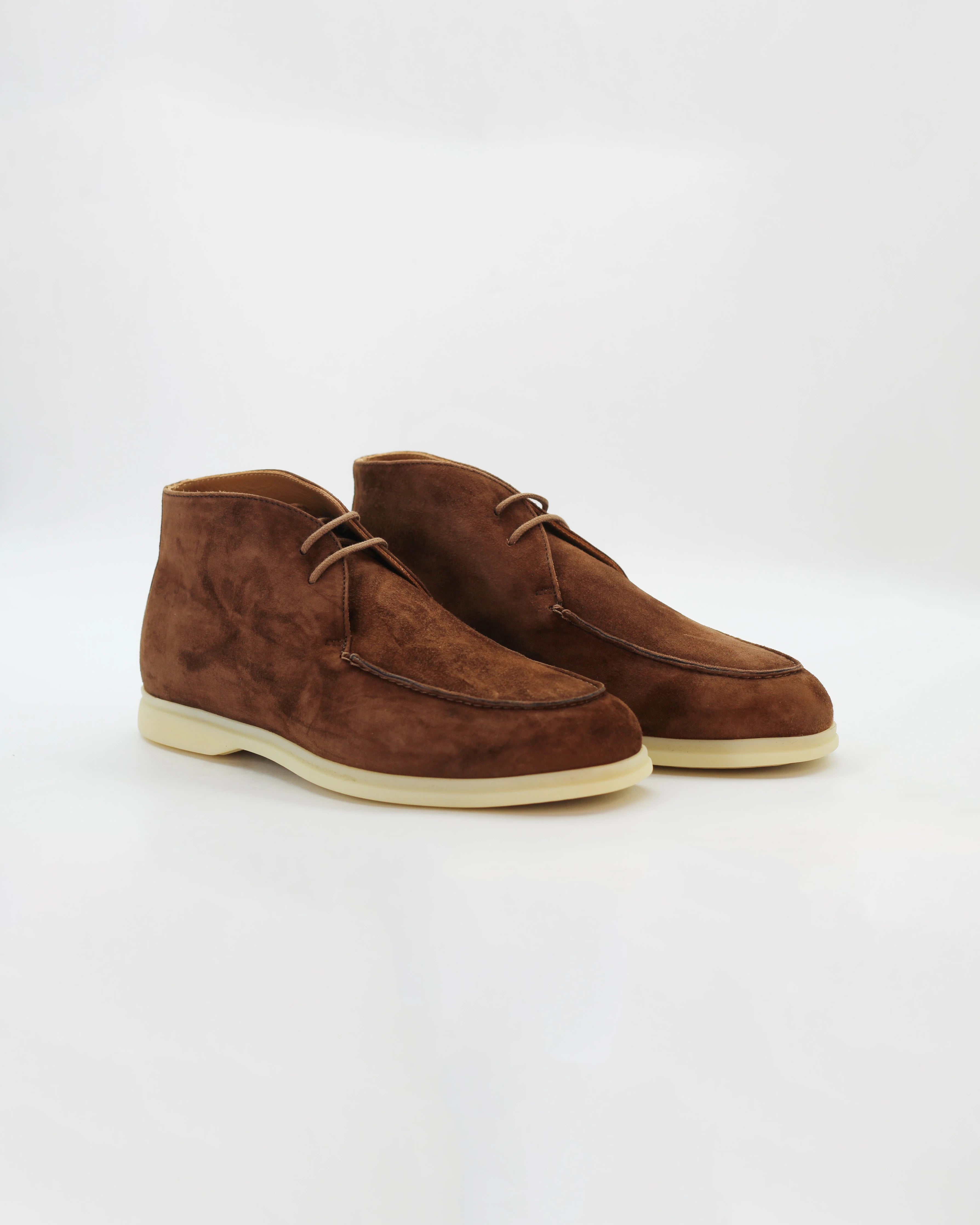 Shop Men's Chukka Boot in Leather Suede Cuoio or browse our range of hand-made Italian shoes in leather or suede in-store at Aliverti Cape Town, or shop online. We deliver in South Africa & offer multiple payment plans as well as accept multiple safe & secure payment methods.