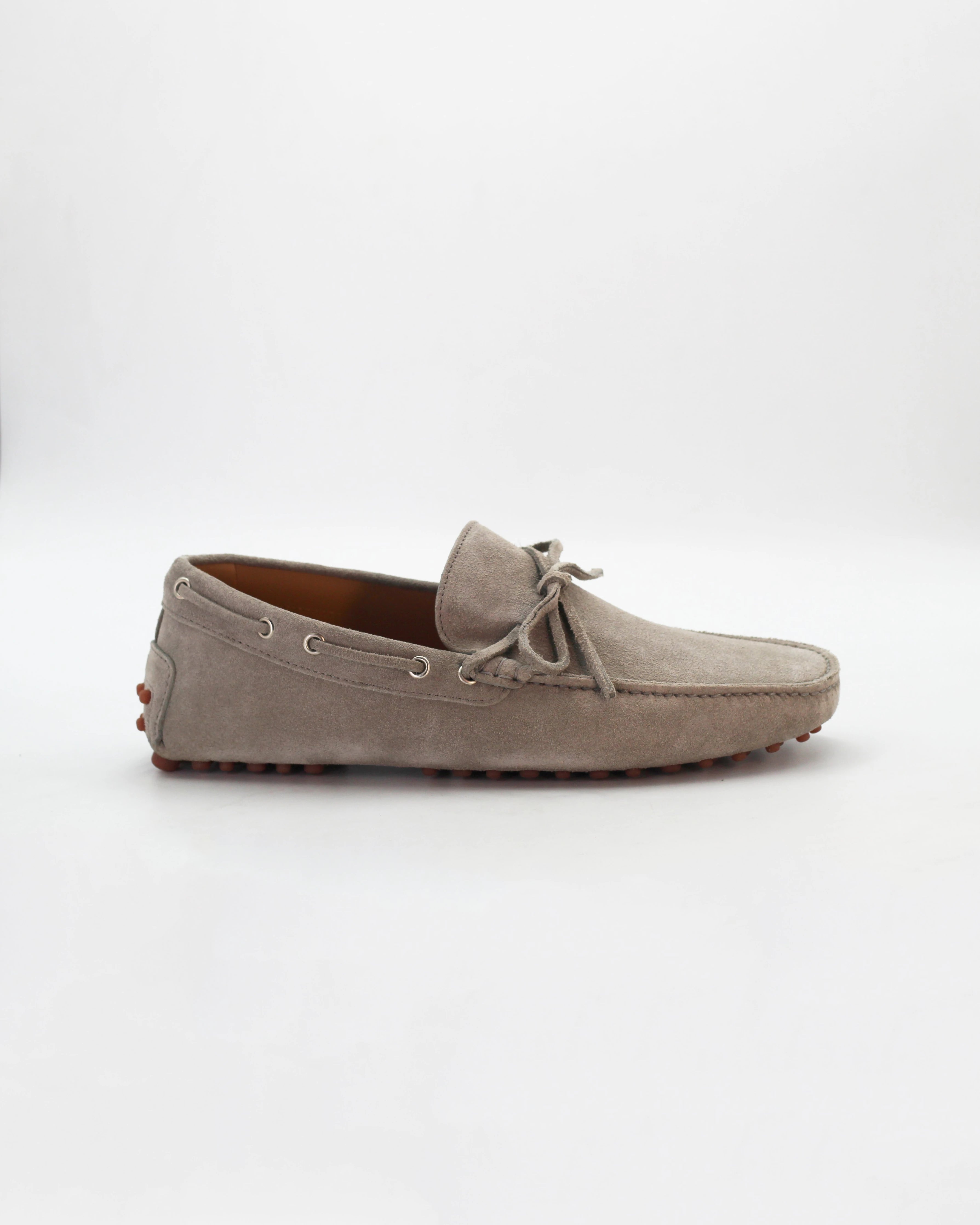 Shop Men's Driver in Leather Suede Grigio or browse our range of hand-made Italian shoes in leather or suede in-store at Aliverti Cape Town, or shop online. We deliver in South Africa & offer multiple payment plans as well as accept multiple safe & secure payment methods.