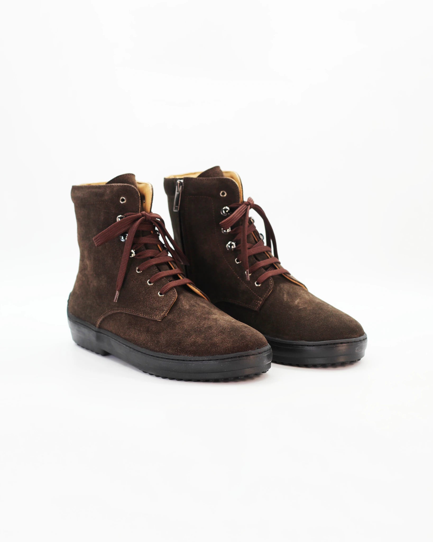 Shop Men's Lace-Up Ankle Boot in Leather Suede Testa Di Moro or browse our range of hand-made Italian shoes in leather or suede in-store at Aliverti Cape Town, or shop online. We deliver in South Africa & offer multiple payment plans as well as accept multiple safe & secure payment methods.
