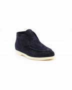 Shop Men's Laceless Chukka Boot in Leather Suede Navy  or browse our range of hand-made Italian shoes in leather or suede in-store at Aliverti Cape Town, or shop online. We deliver in South Africa & offer multiple payment plans as well as accept multiple safe & secure payment methods.