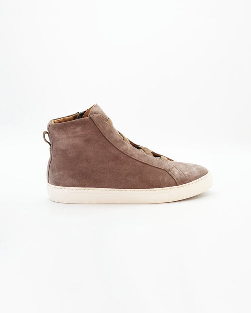 Shop Men's Laceless High Top Sneaker in Leather Suede Grigio or browse our range of hand-made Italian shoes in leather or suede in-store at Aliverti Cape Town, or shop online. We deliver in South Africa & offer multiple payment plans as well as accept multiple safe & secure payment methods.