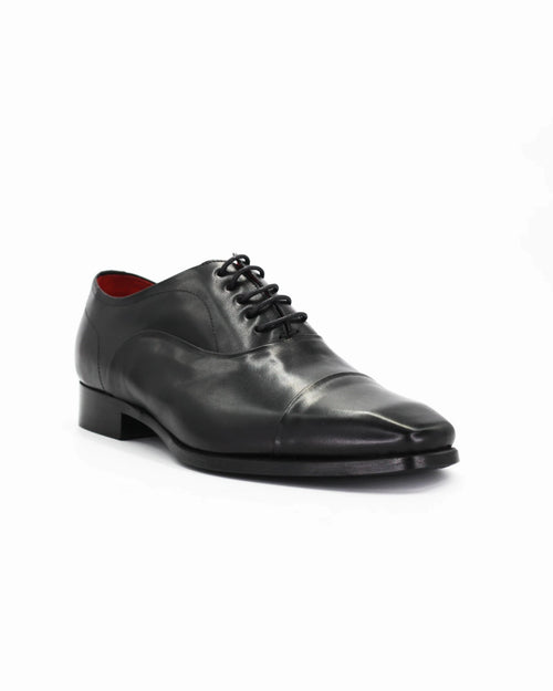 Shop Handmade Italian Leather Men's Oxford in Calf Leather Nero (BRU12551) or browse our range of hand-made Italian shoes in leather or suede in-store at Aliverti Cape Town, or shop online. We deliver in South Africa & offer multiple payment plans as well as accept multiple safe & secure payment methods.